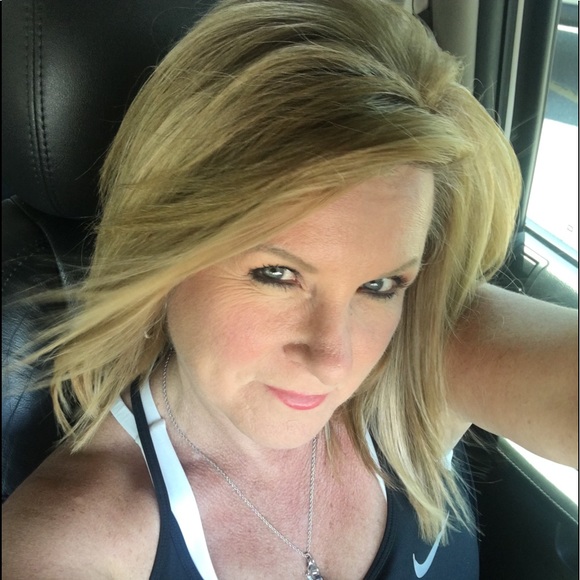 Meet your Posher, Tina - Picture 3 of 3